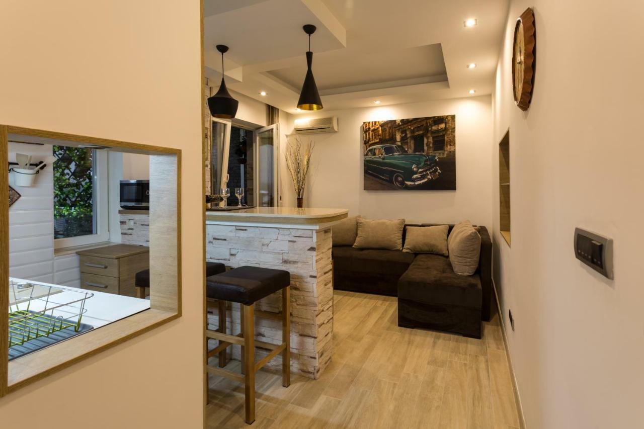 Cosmopolitan One Apartment Belgrado Buitenkant foto